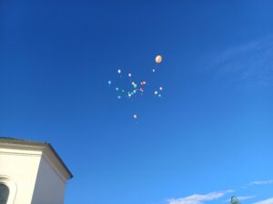 vssanktjohann_4b_Wünsche steigen lassen_3